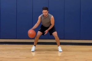 篮球训练运球的50种训练方法